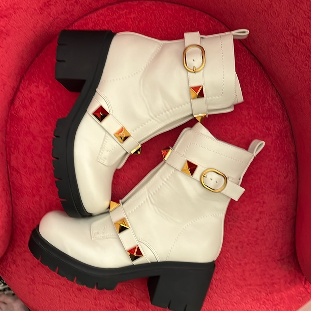 Combat block hill boots